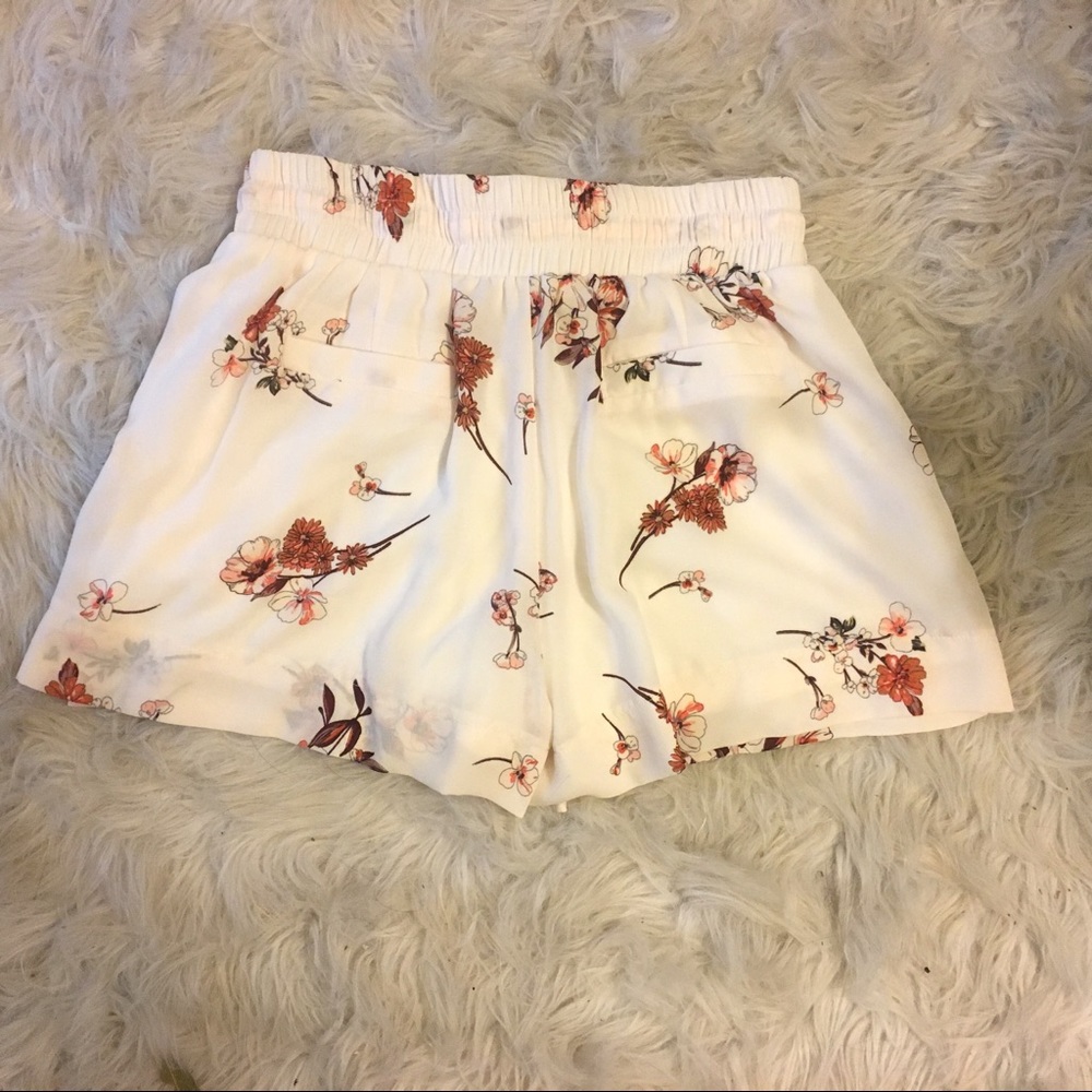 HyFve Floral off-white shorts - S - Picture 3 of 6